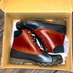 Brand new in box MENS SPERRY Duck Avenue leather boots size 10